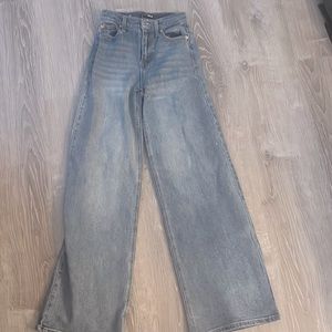 Woman’s fashion nova jeans